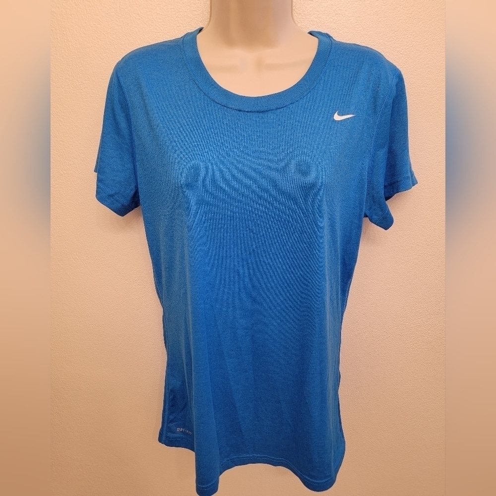 EUC Nike Ladies Crew Neck Dri-Fit Short Sleeve T-Shirt